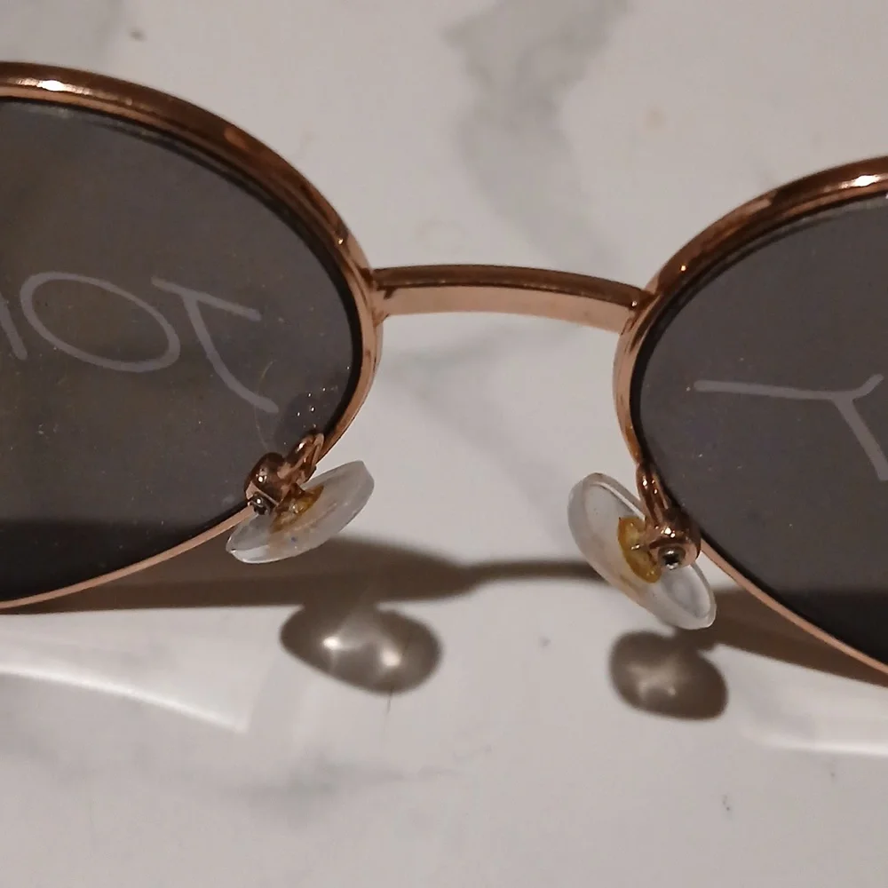 Betsey Johnson logo betsey